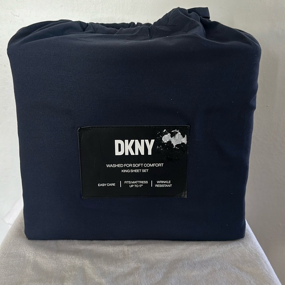 DKNY King Sheet Set - Picture 1 of 3